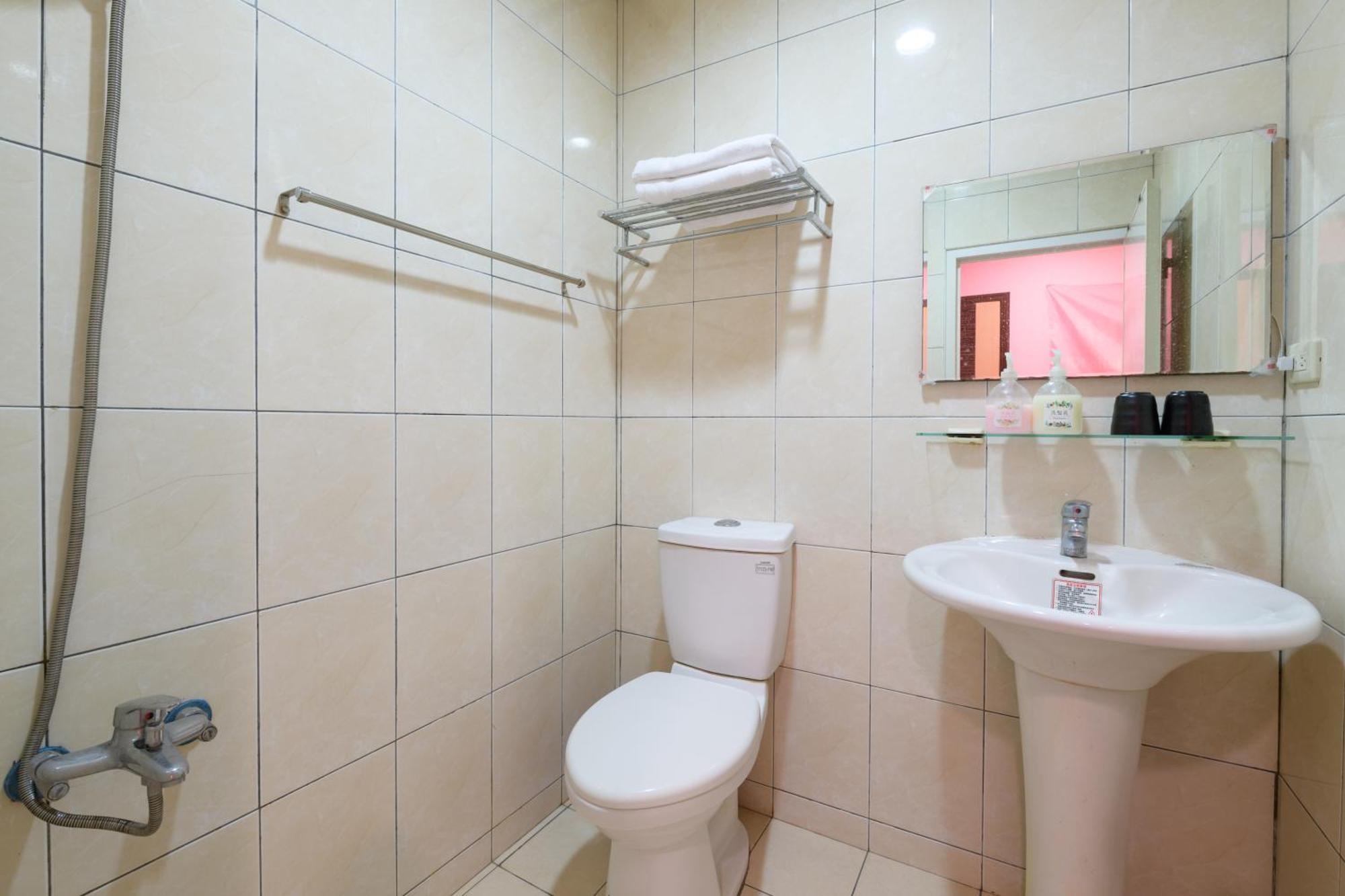 羅東夜市 小宅一生民宿 Night Market Small House Lifetime Hotel Luodong Habitación foto